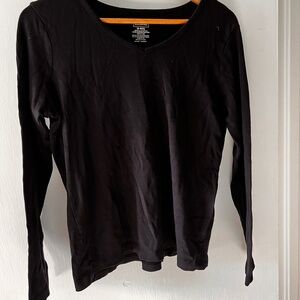 LL Bean long sleeve V neck shirt size M